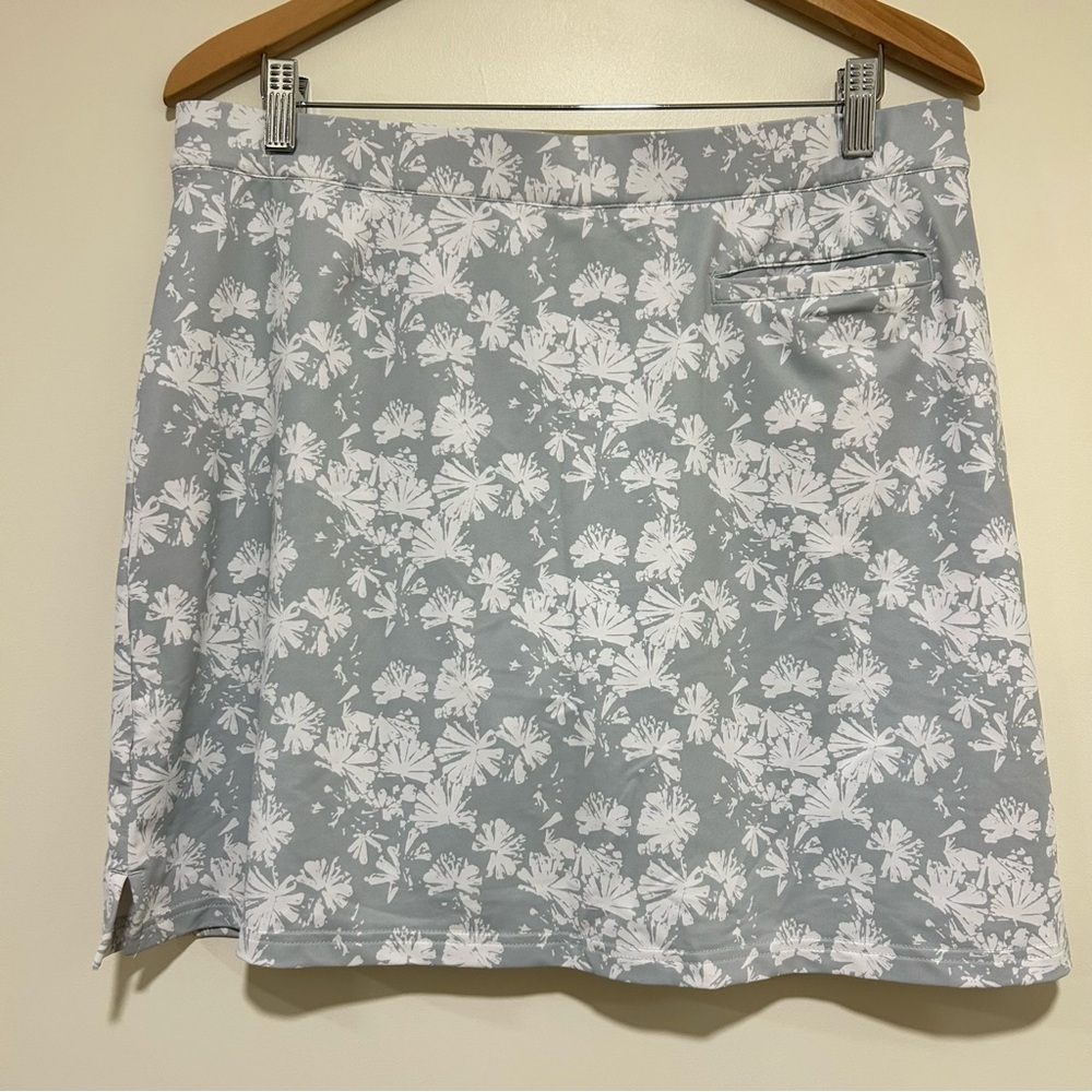 NWOT Peter Millar Womens Gray & White Floral Skort UPF 50+ Size XL - Picture 6 of 7